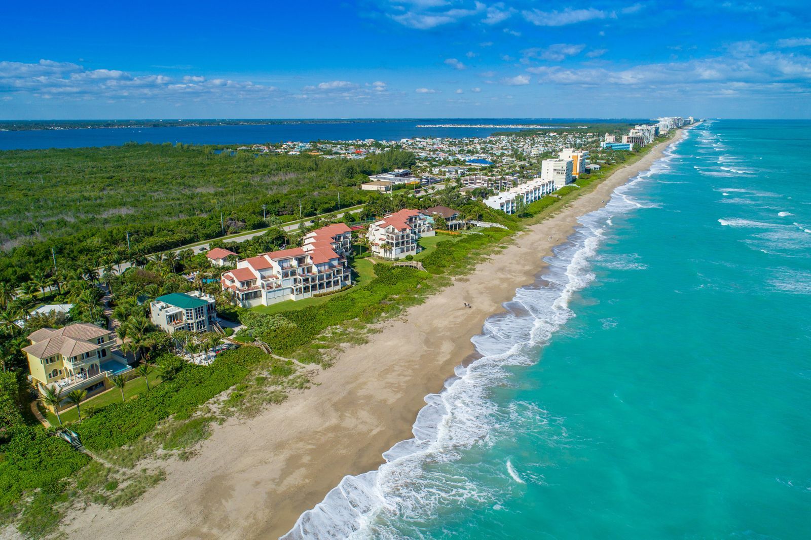 Chateau de la Mer: Jensen Beach Beachfront Estate