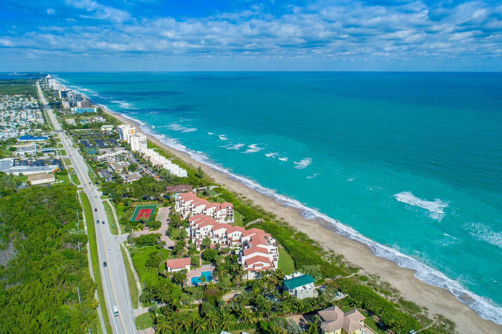 Chateau de la Mer: Jensen Beach Beachfront Estate