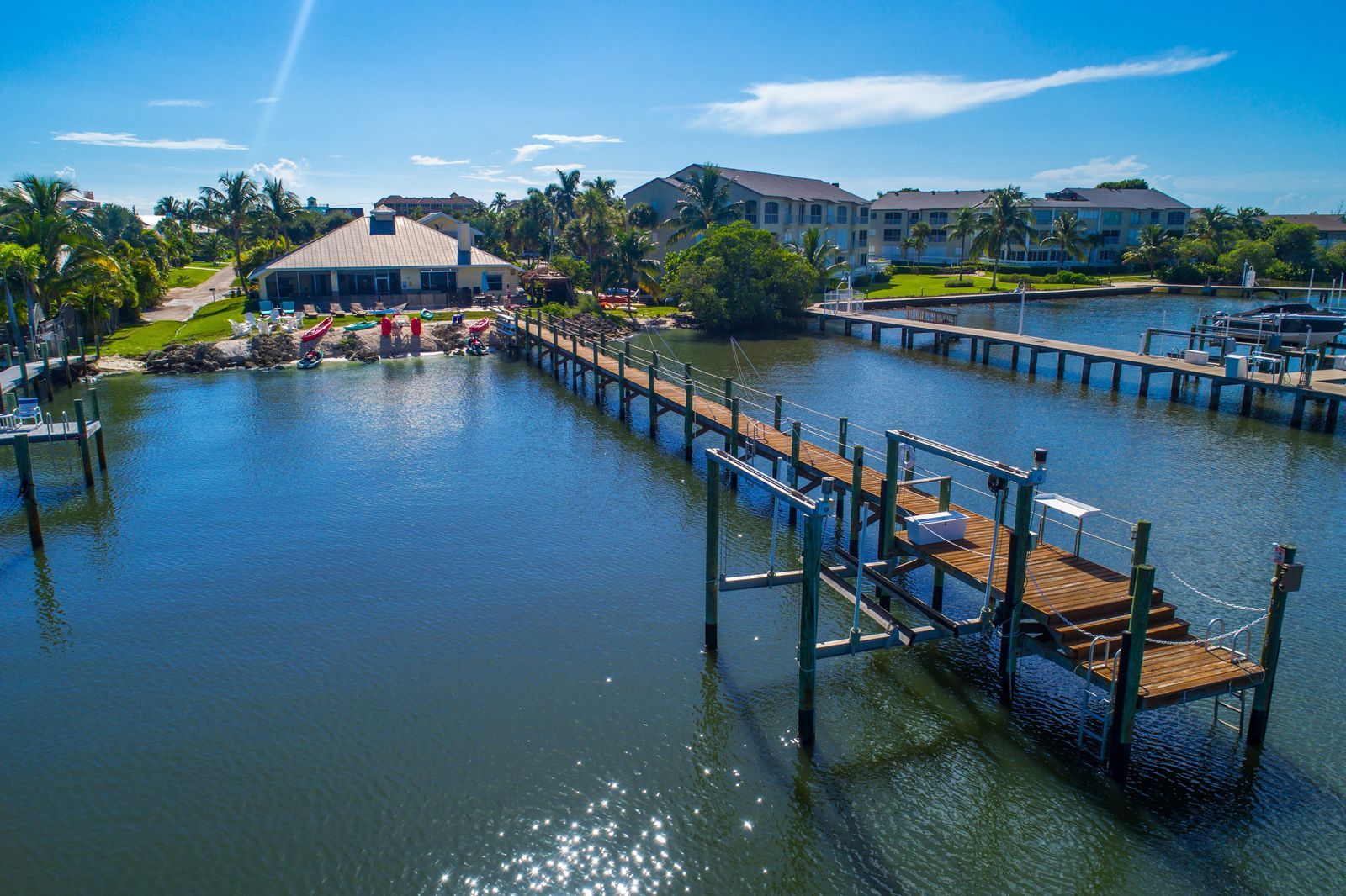 Beach House Rentals with Boat Dock - Beach Houses In Paradise